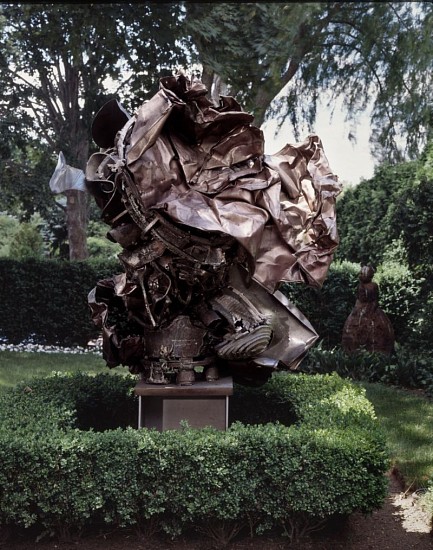 Frank Stella
Verdun, 1994
Bronze and stainless steel
83 1/2 x 58 1/2 x 72 in. (212.1 x 148.6 x 182.9 cm)