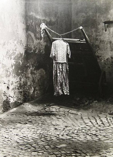Miroslav Hak, Ve dvore (In the Courtyard)
1943, Gelatin silver print (black & white)