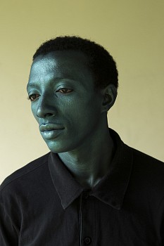 Viviane Sassen - Etan/peacock 08:00