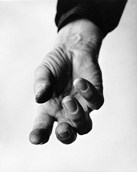 Richard Avedon - Henry Moore, sculptor, Hoglands, Much Hadham, Hertfordshire, England, January 27, 1963